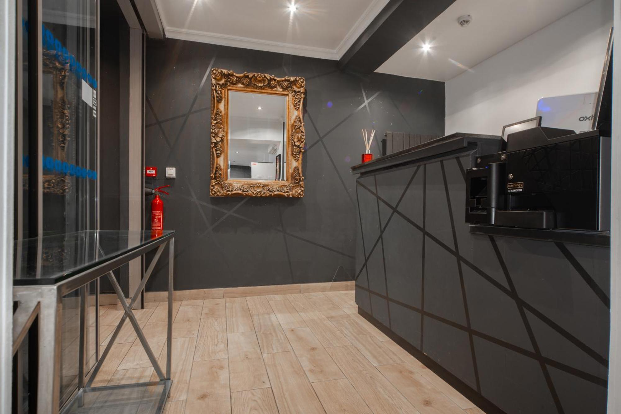 Enjoy Albergue Paris